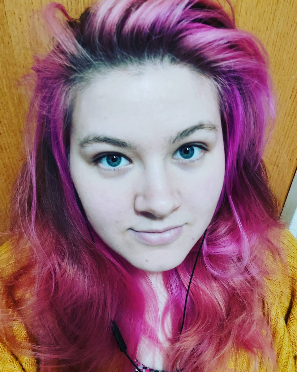 DreamDraconis's tweet photo. Once again locked out of my room because I took the key out of the door  forgot I took the key out of the door, and then left my room without taking said key with me

I cry

Security now know who I am this happens so often

#ineedtosleep #ihaveworktomorrow #gottawakeupat1am https://t.co/stRK1ZL2U4