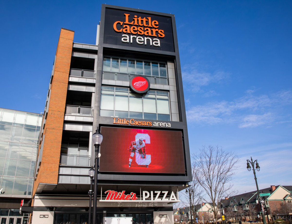 LCArena_Detroit's tweet photo. Hockey is BACK! Welcome home, @DetroitRedWings! #LGRW #TogetherDetroit https://t.co/oS88q5lLUp