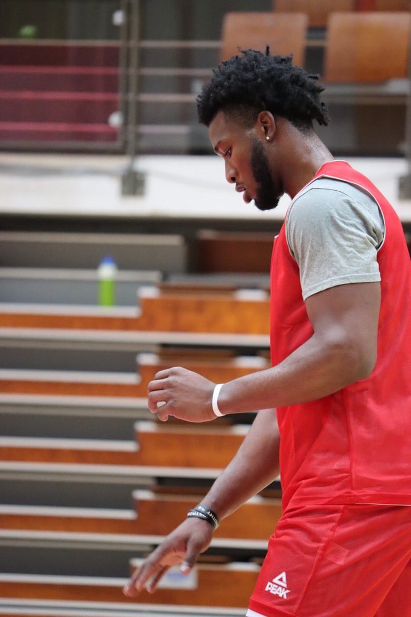 Mcswain_Jr21's tweet photo. Feels good being back on the court again 🙏🏽 #year3 #21pilot https://t.co/WHfhWr0KmY