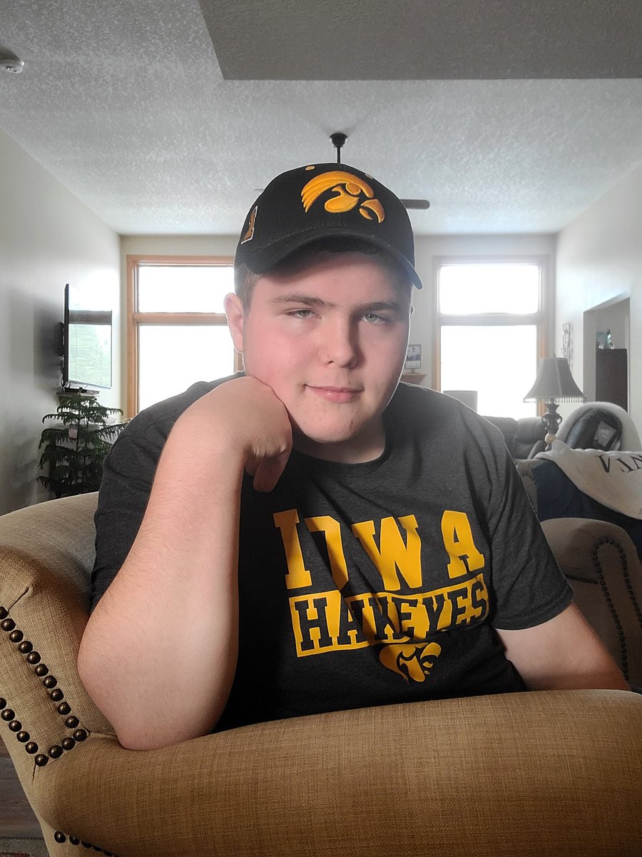 rollercoasterk3's tweet photo. Today I turn 19 today it great to be a hawkeye in @UIREACHProgram  @uiowa  today it going to be a great day of 2021 https://t.co/enLUJoSuag