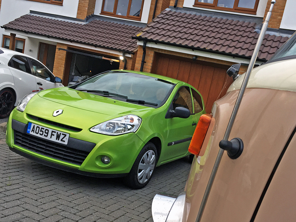 @Popbangcolour @ZoomZoomers @renault_uk @RenaultUKPR @RRG_fr @Groupe_Renault @renault_fr @DC_F1 @ChrisHDrives @jetlbomb @Nir_Kahn @Craig_Woollard @neilmbriscoe @simonbrowse My other half's Clio is Vert Pomme – it's a very fruity colour! #Renault