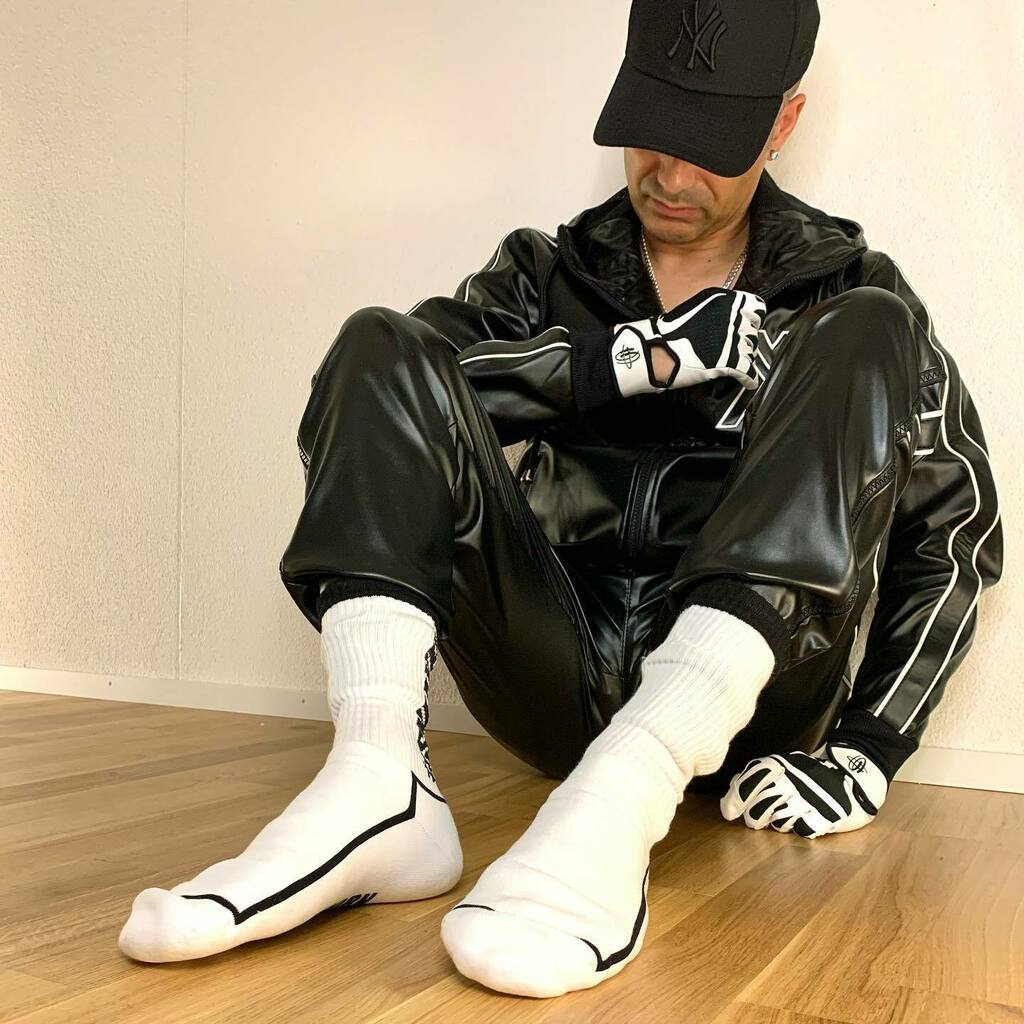 sneax77's tweet photo. #boxerbarcelona #sk8erboy #sk8erboysox #sk8erboysniffmesox #sneakeraddicted #snkraddicted #sneakermaster #sneakerslave #sneakerporn #whitesox #whitesocks #trackies #gaysneakers #gaytrackies #gayfetish #gaylad #gayscally #gaychav #gaykiffeur #gayslut #kis… https://t.co/R51EjxWqPU https://t.co/NwoGhbD0cG