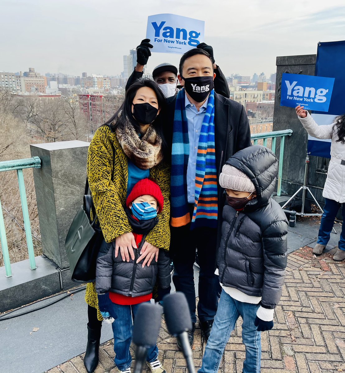 EvelynYang's tweet photo. We made #YangForNY official this morning! And in Morningside Heights, where @AndrewYang and I met for the first time. 😀🍎 https://t.co/Sz2gh8UctT