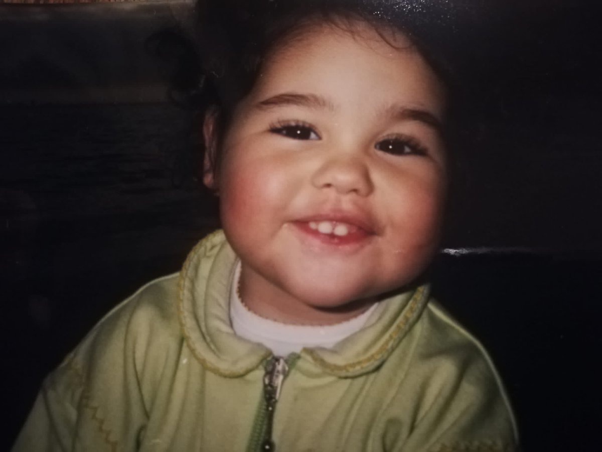 yareaguillen's tweet photo. Se me ocurre una cosa... me pasáis fotos de vosotrxs de peques con el hashtag #VolverYarea? 😍🙏🏼
https://t.co/lDfXJKp6P6 https://t.co/DoizfXfVbe