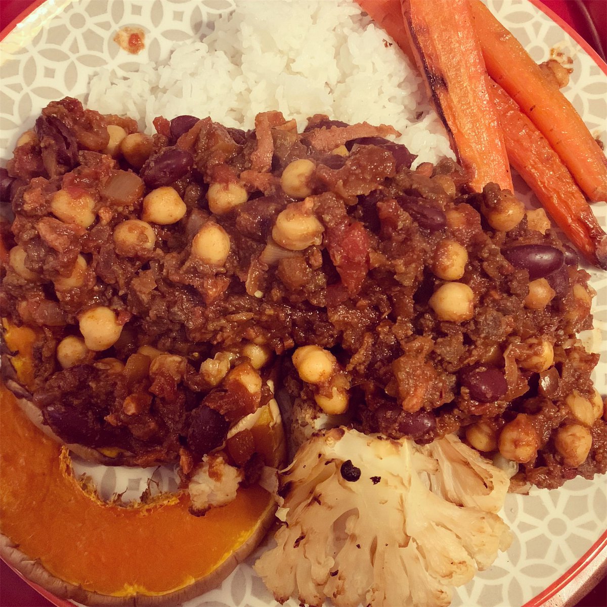 RiallyGoodGrub's tweet photo. I challenged Chef 👨🏻‍🍳 to make a completely syn free chilli! He has a tendancy to chuck in sugar, treacle, or something else sweet! He added the sweetness with cinnamon and it was just as good as always! 😍 #topswaps

#Wirral #Heswall #slimmingworld @slimmingworld https://t.co/ens1RVoIlu