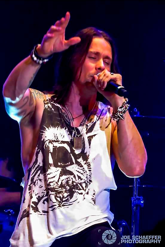 MylesKJunkies's tweet photo. Goodnight beautiful people! 💗🌙 Sleep well... stay well
Sweet dreams!
xo,
Jaime 😘💗

Thx!:)📸👏 @joeschaef  #picistagged #myleskennedy #SMKC #WOF2015  @thepalladium  🎶🎵 https://t.co/SzGREa5Rrr