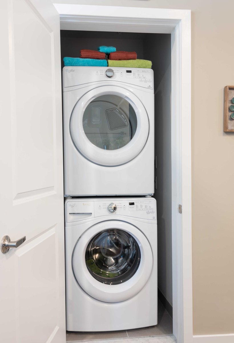 TheMetLofts's tweet photo. Having a full-sized washer and dryer in all apartment homes is just one of the many great features of The Metropolitan Lofts! https://t.co/ANKvXlIgTp