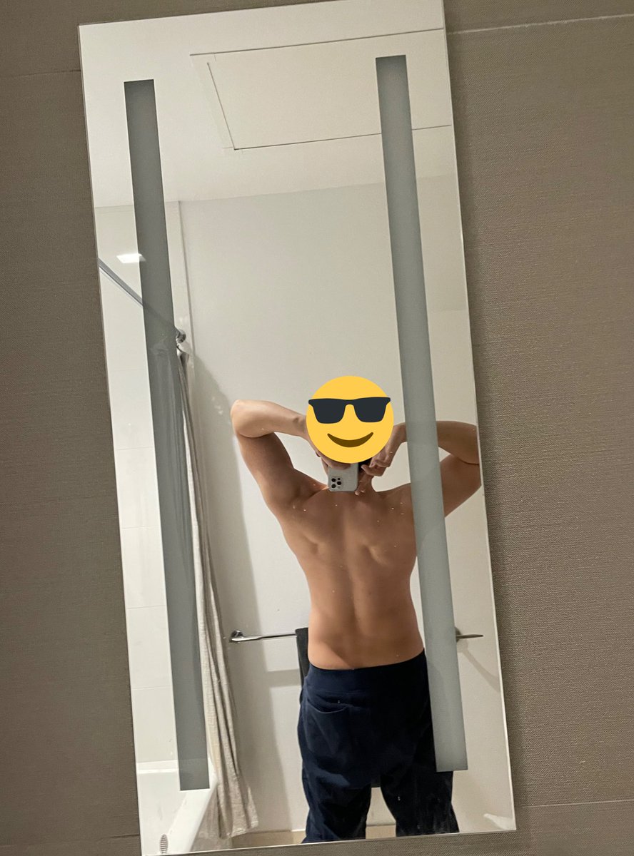 perongperong's tweet photo. ちょっと筋肉付いてきた？ https://t.co/2gwVh7gkWu