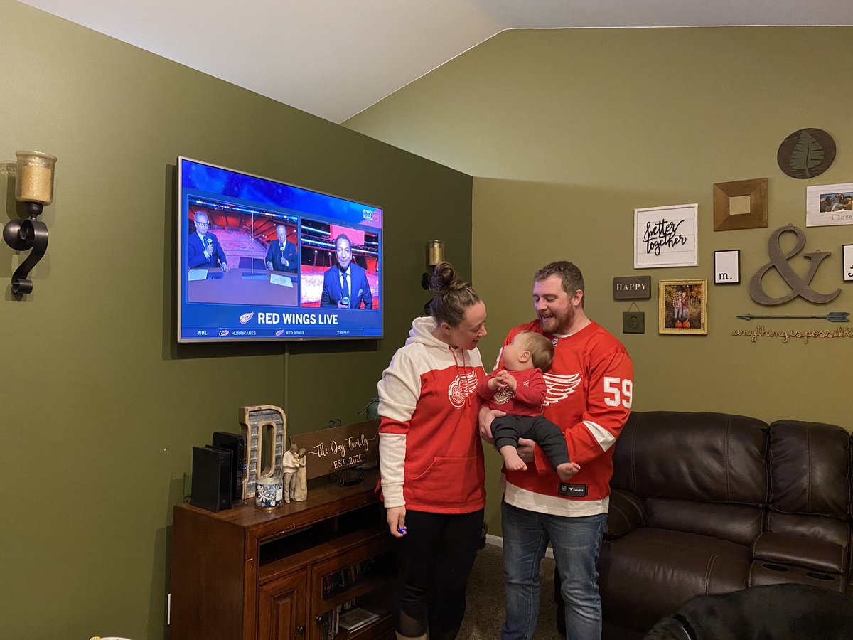 MatthewMDay1990's tweet photo. First wings game as a family! #LGRW  @DetroitRedWings #FutureRedWing https://t.co/kTLeYSjV1Y