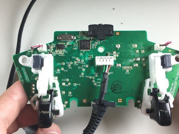 @ffeimweltall gehört in den 3 pin von links auf deinem bild. pin vorsicht aus gehäuse holen dann kabel in pin mit zange festdrücken, nur im notfall löten. pin wieder in stecker. ansonsten ist am anderen ende kabelbruch. die kabel zusammenlöten u. isolieren
gibt auch videos dazu pcb x809055-011 https://t.co/gnpHbialeI