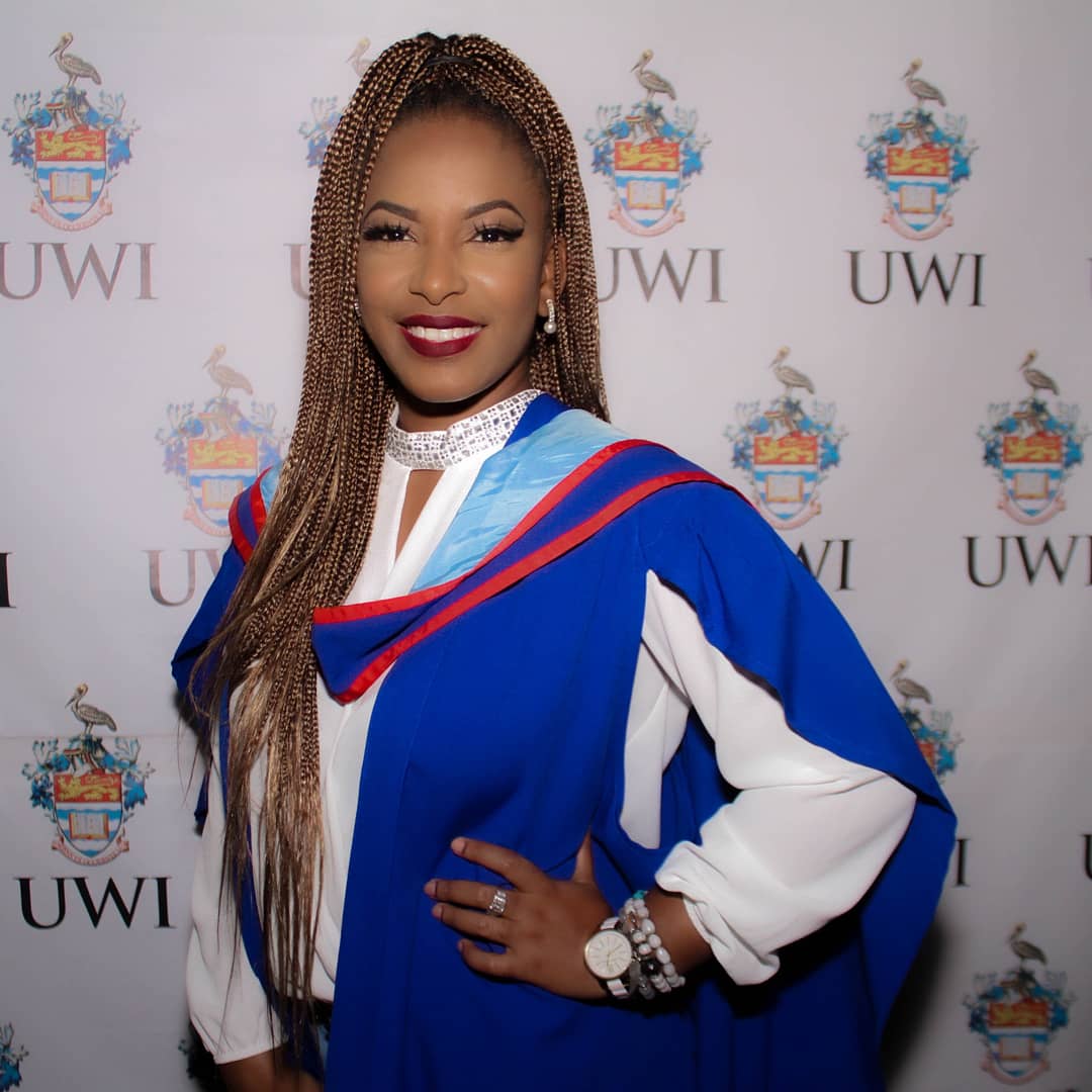 UWImona's tweet photo. It was Nelson Mandela who said, “Education is the most powerful weapon which you can use to change the world.” Well done Graduating Class of 2020, go and make your mark! #UWIMonaGraduation2020 #TeamResilient
#topgraduate #graduation2020 https://t.co/BI9Yc8s6Me