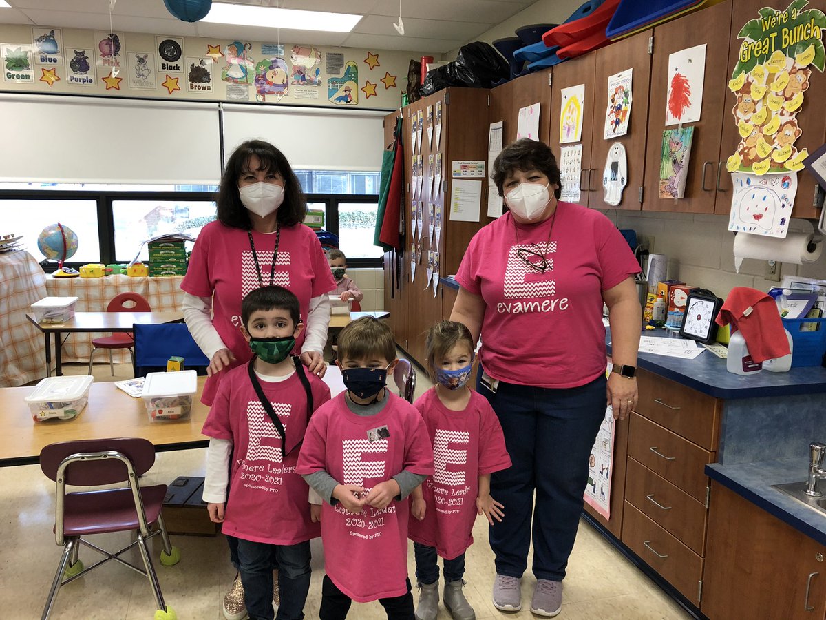btrivelli's tweet photo. Evamere staff and students wearing pink to support Dr. Kim Cockley.💕💕 https://t.co/t9XMtAROyV