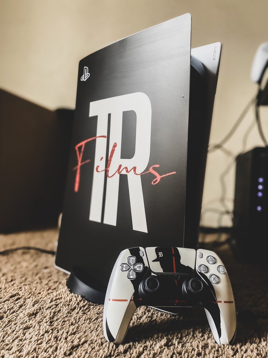 ItzTRich313's tweet photo. My custom #PS5 #PlayStation5 #customps5 #GetShotWithACanon #TRichFilms ๐ฅ๐ฅ https://t.co/98ZZkfDEcX
