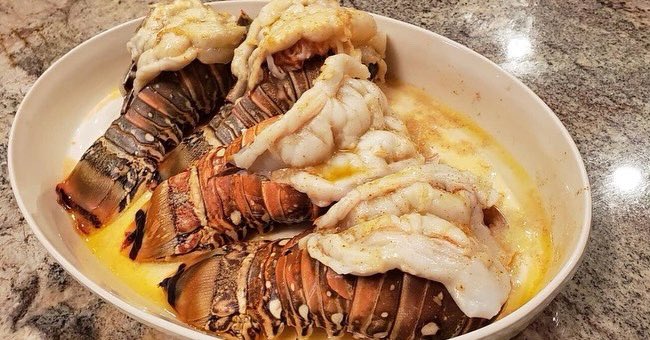 Triar Seafood tweet media