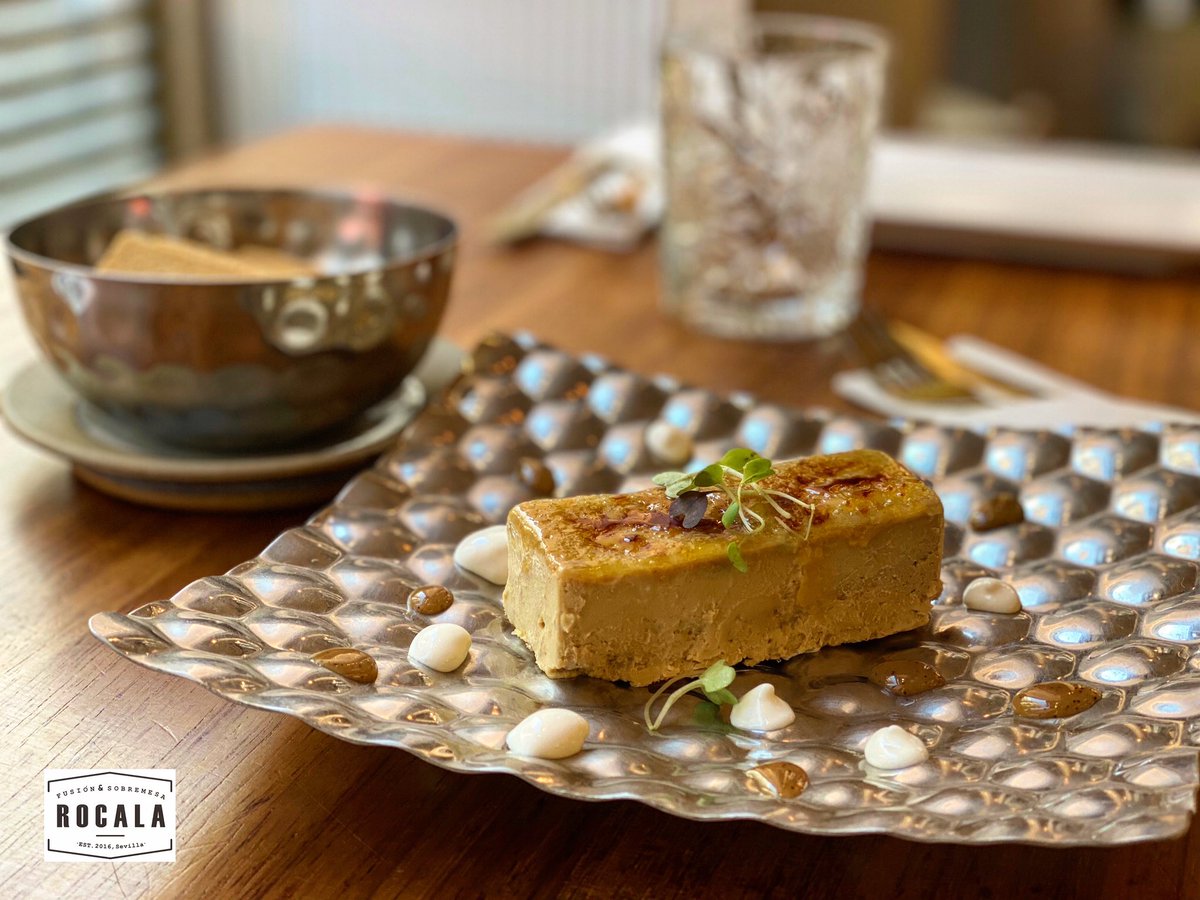 GrupoPDCLaRaza's tweet photo. Terrina de #Foie, crema de #Queso yTurrón de #Avellanas y #Café, contraste de #sabores para el almuerzo más #canalla 🍽💥🍽 en #Rocala
🕐 Te esperamos de viernes a domingo de 13:00 a 17:30 h.
Reserva tu mesa en https://t.co/TZgghMkya9 #restaurantesSevilla #comerenSevilla https://t.co/HU8uvmiNLN