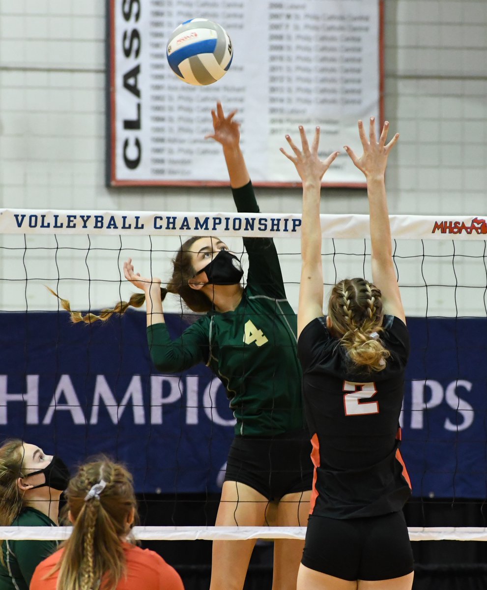PrepDigMI's tweet photo. A few pics from the SMCC-Beaverton D3 semifinal https://t.co/4zDVWT5wLS