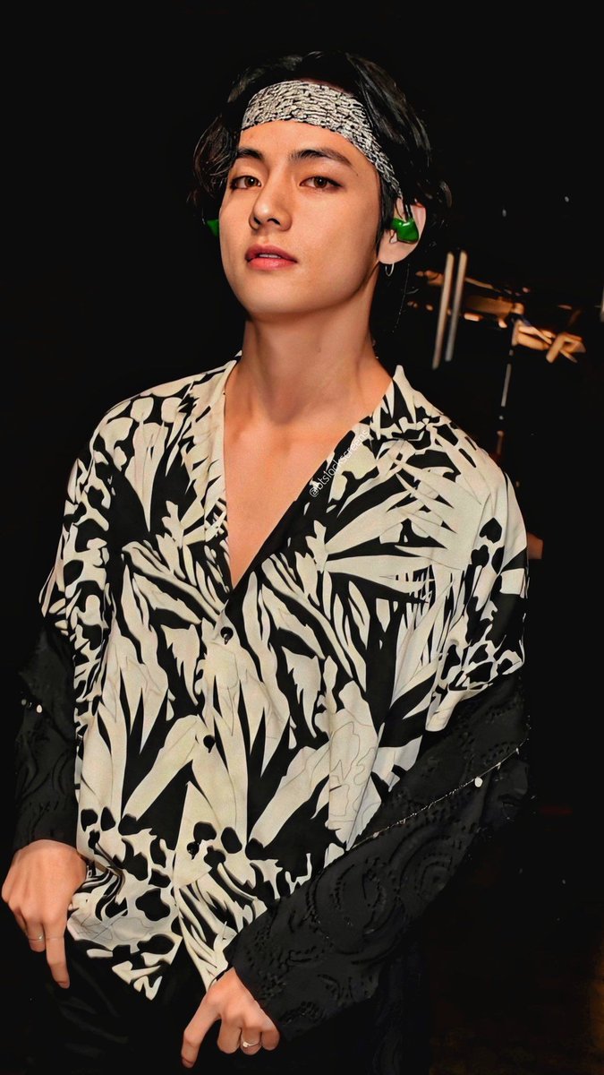 This outfit and 2020 Grammy's Taehyung was something istg