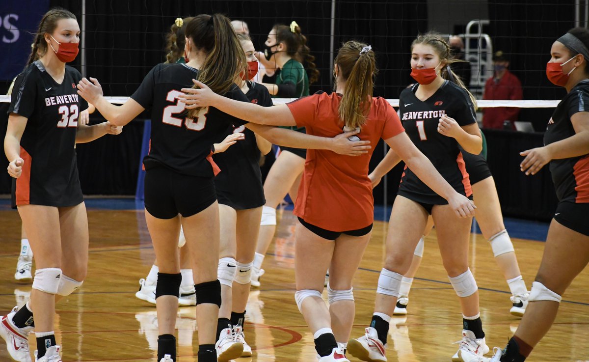 PrepDigMI's tweet photo. A few pics from the SMCC-Beaverton D3 semifinal https://t.co/4zDVWT5wLS