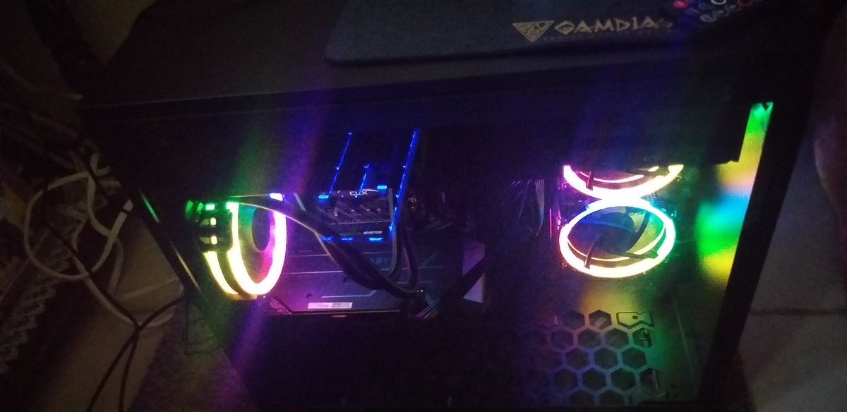 BTPGumzTV's tweet photo. Currently downloading  my games on my new bad boi @DubzSquadLife @Team_Werk_ @PRIMALGAMINGTTV @SixSphinx @XHiXonX @astroxbot @Meme_Steam_ @GOAT49809424 https://t.co/XPQ5Le3u2W