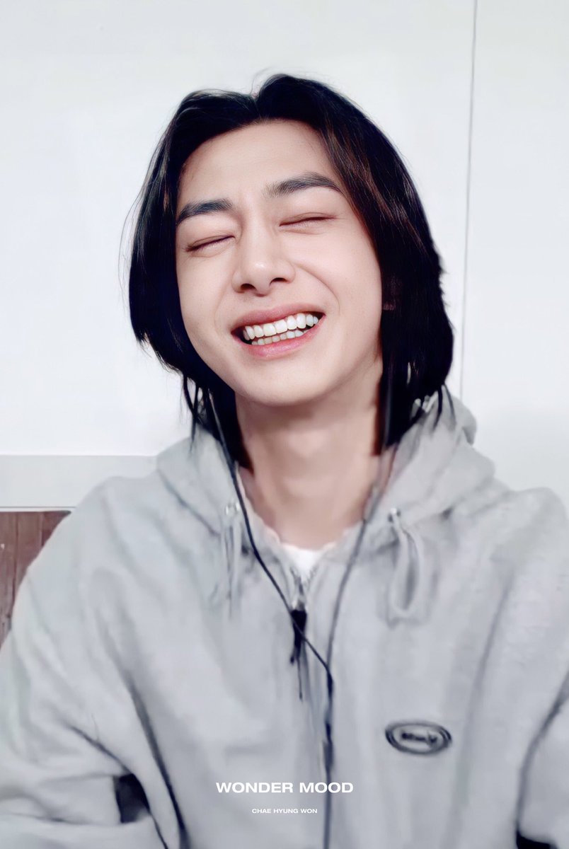 chaescoffee's tweet photo. ✧*。I don't need nobody else only Hyungwon ｡*♡

Beside you, happiness feels sweet and smooth. 
Your hand, comfort my soul. 
Your smile shines like the sun. 

I love you Chae Hyungwon ♡

#HBDtoHYUNGWON 
#형원이란_다정함이_내린_날 
#형원 #HYUNGWON
@OfficialMonstaX https://t.co/6ClFJqfP0m