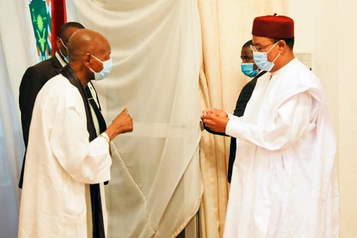 PanoraMali's tweet photo. Le célèbre flûtiste et arrangeur malien, Boncana Maiga, a été sollicité par le gouvernement #Nigérien pour la recomposition de la musique de l'hymne national du pays. 

Une fierté pour le Mali ! Bravo Maestro #maravilla #Africando #NegroBand https://t.co/5FQUCIyaGD
