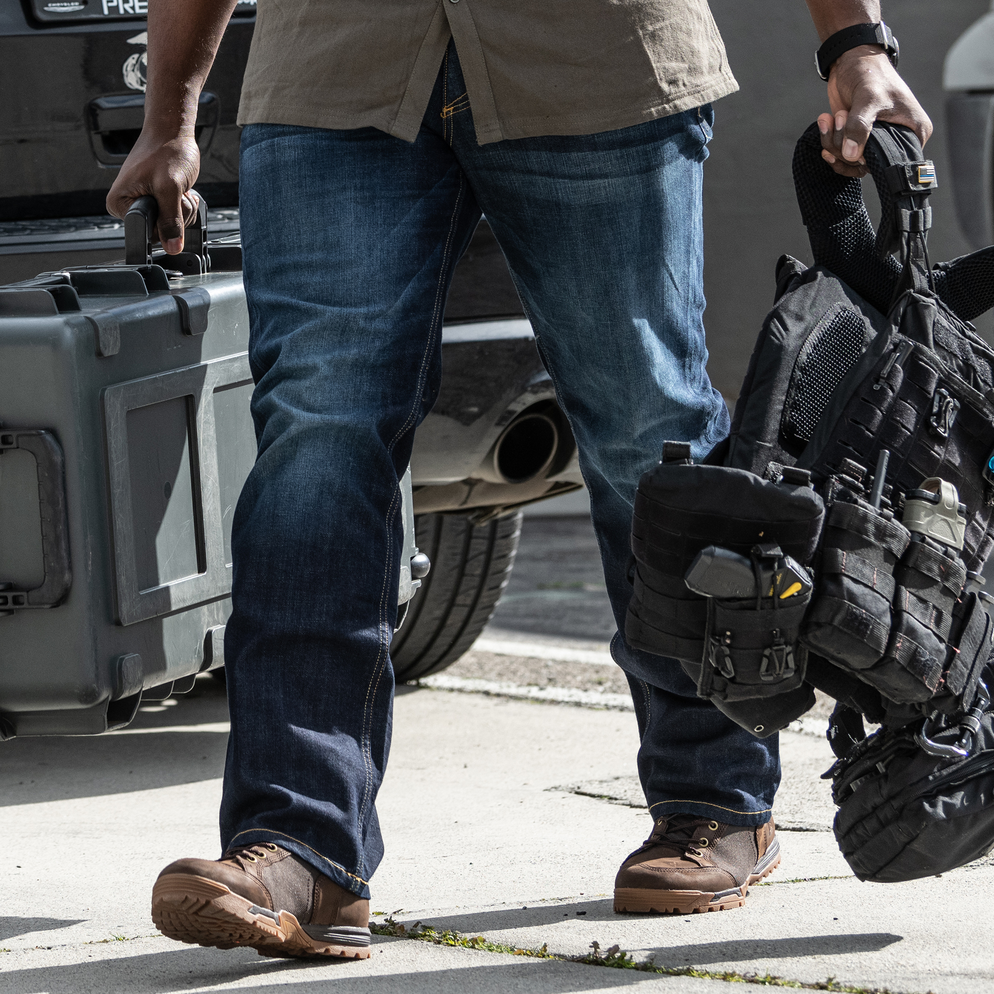 5.11 Tactical on X: "Defender Flex Jeans have changed game. Whether out on the range or getting the job done, count on all the features you've come expect from