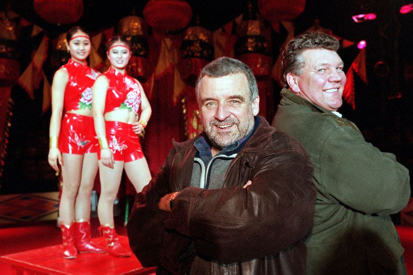 Circus legend Gerry Cottle who ran away at 15 dies after coronavirus infection