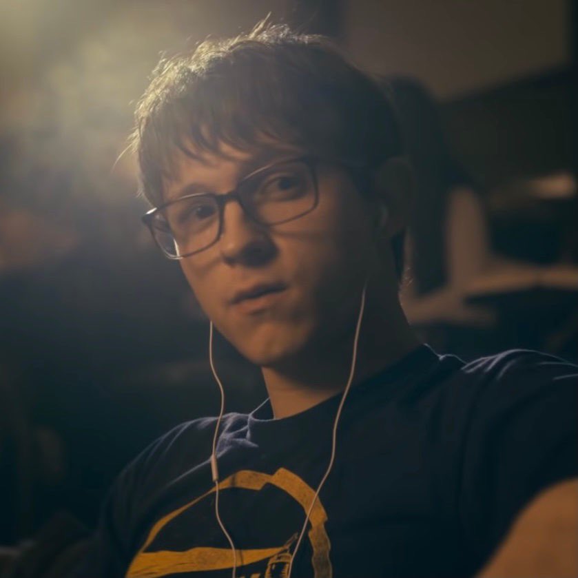 A first look at #TomHolland in upcoming Apple Original, #Cherry. 
Based on the novel of the same name &amp; directed by the Russo brothers, the film follows Holland’s character, a soldier-turned-addict-turned-bank-robber, as he navigates life searching for purpose &amp; human connection.