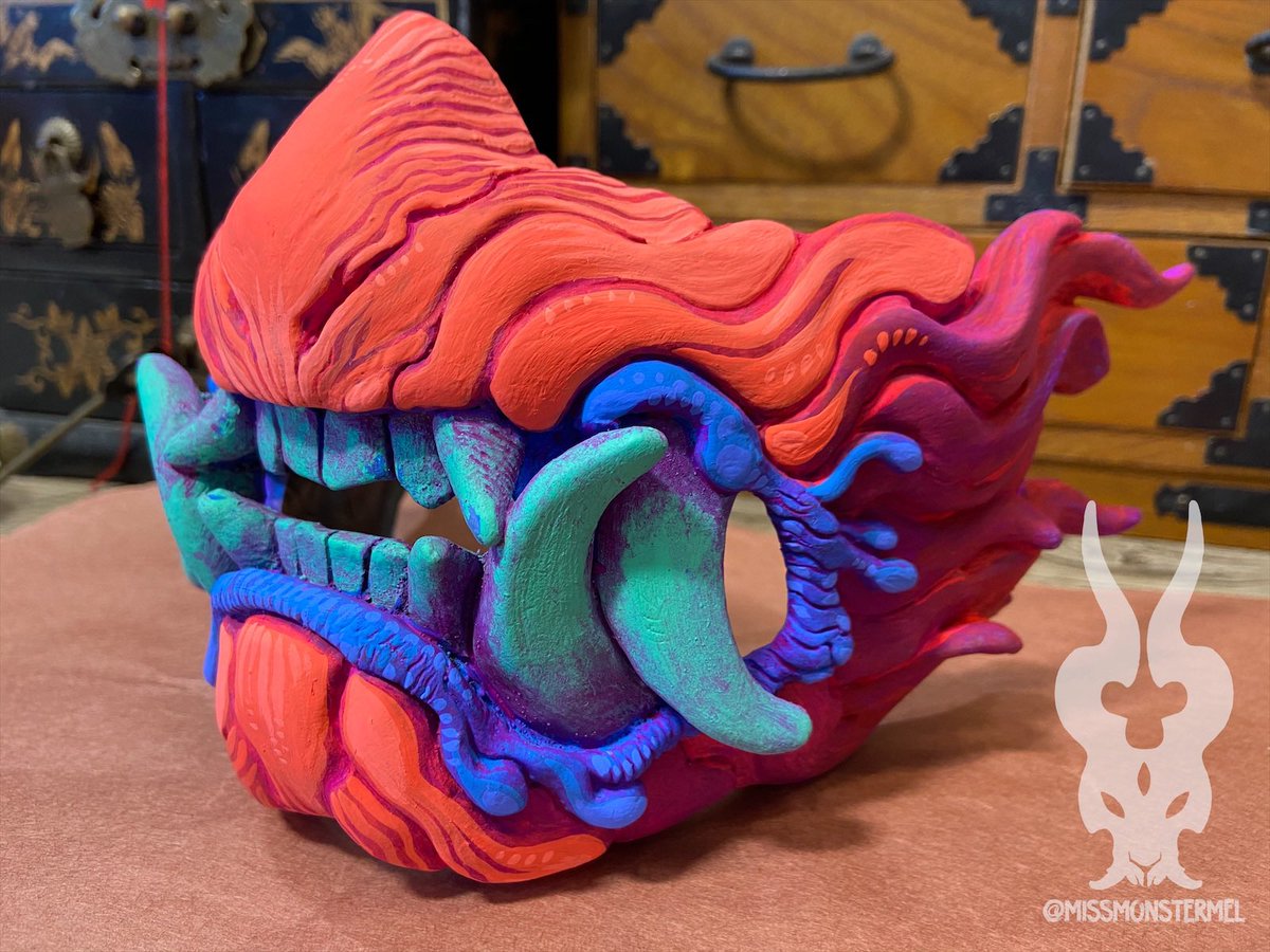 WORK IN PROGRESS, painting up some Snarl masks to put in the shop Friday at 2pm PST! This ones going to be bright! #missmonster #missmonstermel #snarlmask #snarl #mask #halfmask #resinmask