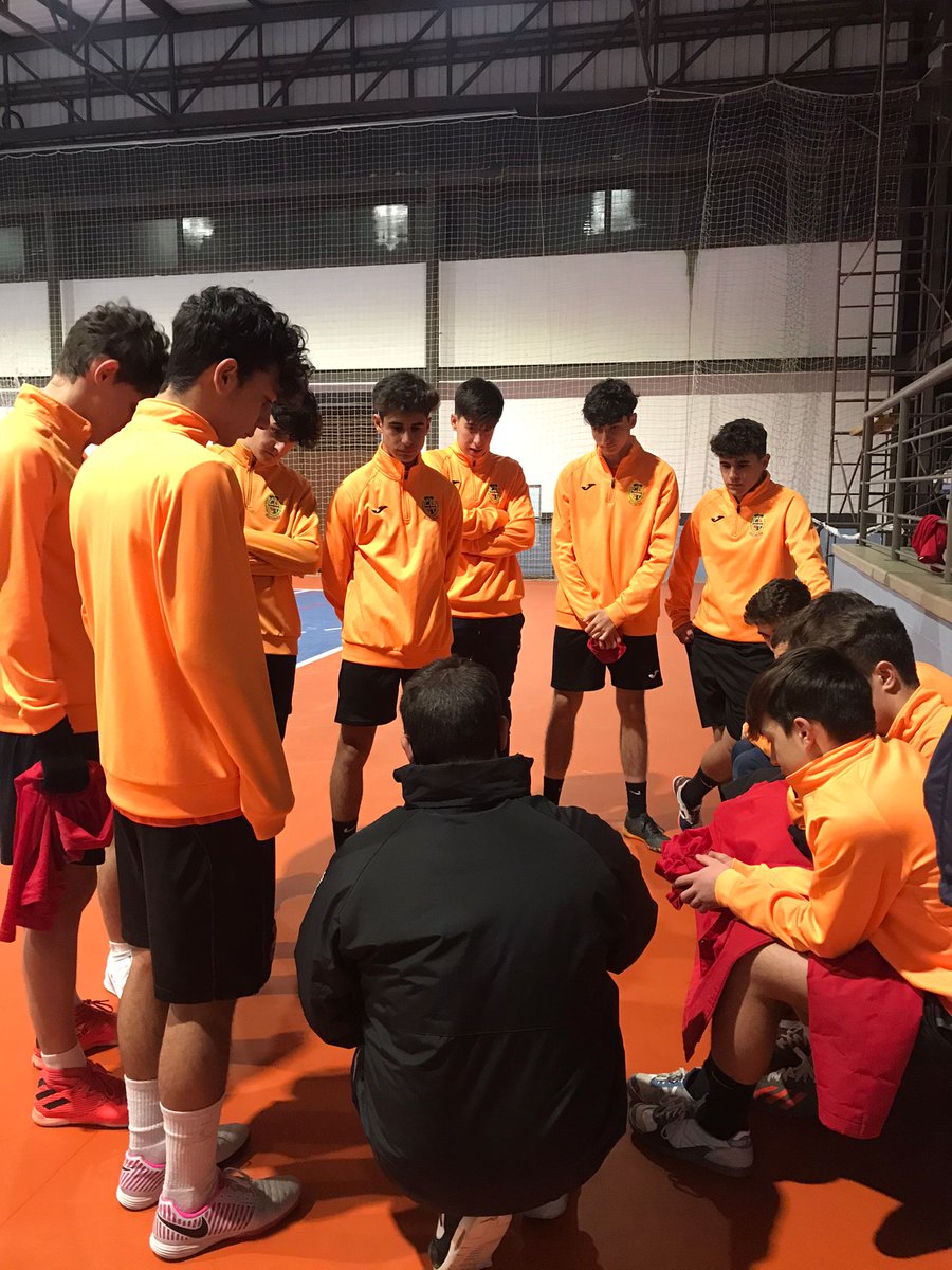 Victor17VFS's tweet photo. Acabamos una semana expr��s de entrenamientos, donde nos tuvimos que adaptar a las circunstancias ocasionadas por el temporal y al cierre de instalaciones en Toledo. El club consiguió que salvásemos la semana entrenando en Mocejón.
El sábado volvemos a la competición 💪
#GoCDT 🔶 https://t.co/qAHLAamTy1