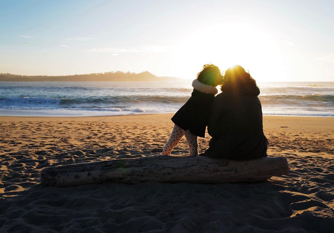 Family time on the coast—there's nothing better. 
📸 : @ag2
•
•
•
#MontereyPlazaHotel #Monterey #California #MontereyBay #DistinctlyCalifornia #BestCoast #BestInTravel #SeeMonterey #VisitCalifornia #WestCoastTravels #CaliforniaTrip #VisitMonterey