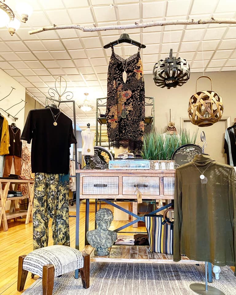 Stop by Salamander for their sale event, 30-50% off all clothing. Open M-F 10-5, Saturday 10-4, Sunday 12-4

#shoplocal #shopthevillage #shopsmall