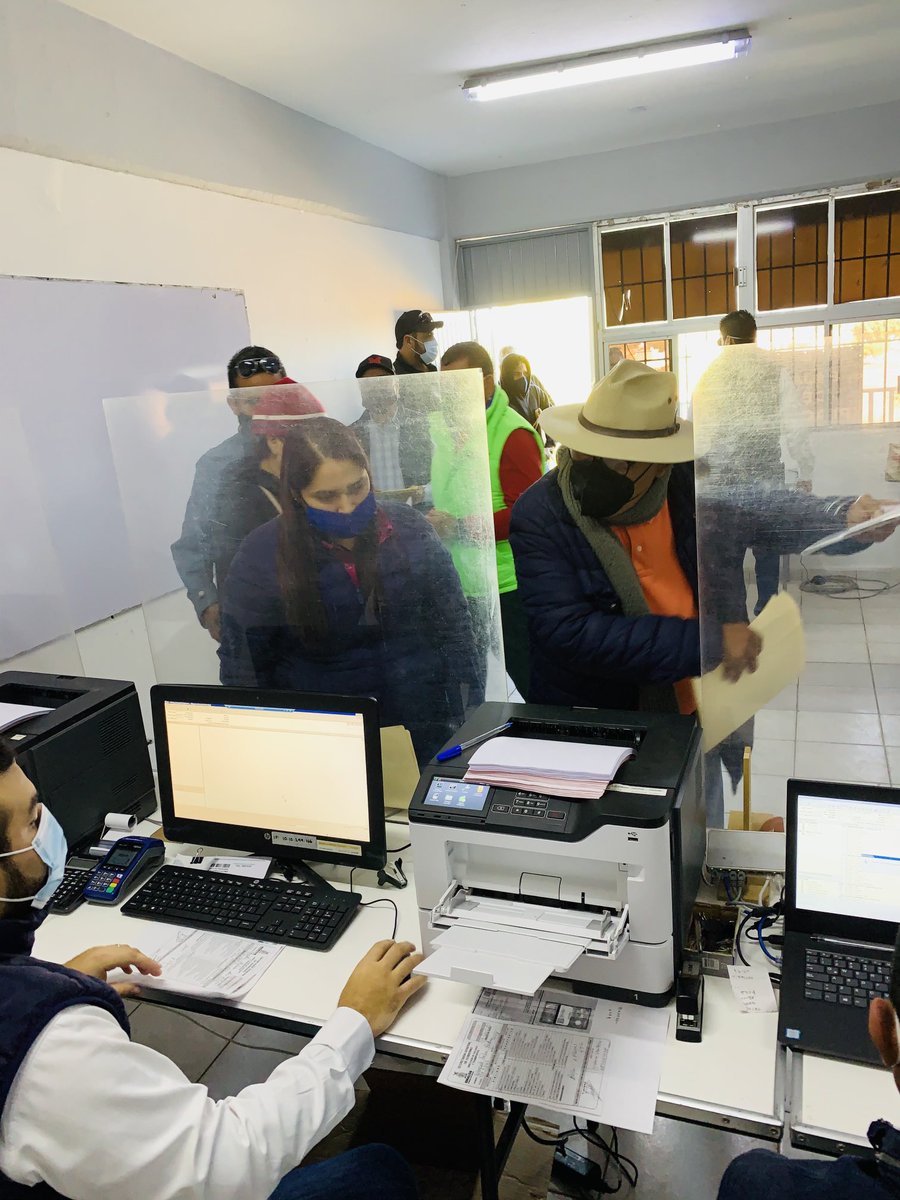 AlexMendezGlz1's tweet photo. Bajo el liderazgo de nuestro gobernador ⁦@QuirinoOC⁩ , el día de hoy el SATES estuvo presente en la jornada de apoyo #Puro Sinaloa . Sin duda una política pública exitosa que nos permiten ayudar a muchas familias y mantenernos cercanos a la gente. ⁦@garciacoppel⁩ https://t.co/XtYbu70nI3