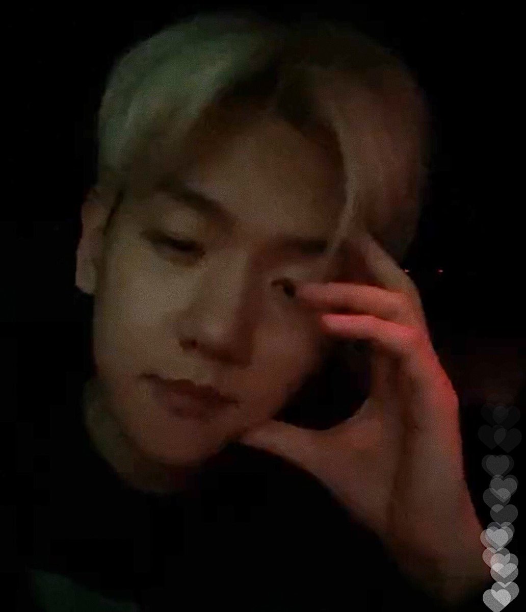 aericons's tweet photo. ☁️ #BAEKHYUN #백현 @weareoneexo https://t.co/O9TWA1PCzl