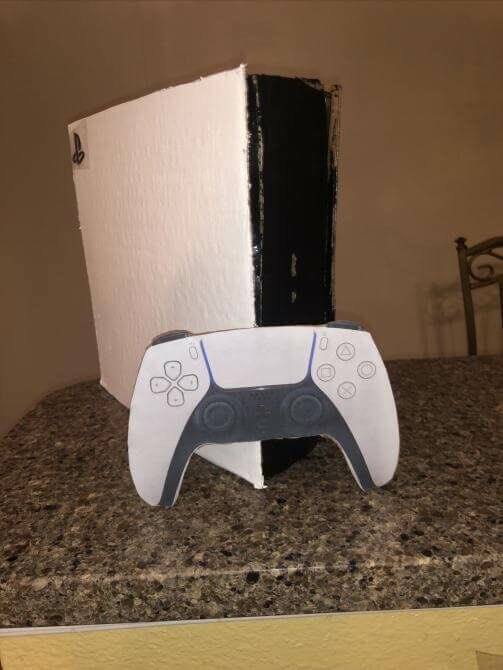 Selpachaa's tweet photo. 🚨 CONCOURS 

Tente de gagner une PS5
ou une Xbox Series X :

👉🏻 RT + Follow @dealroko et @Selpachaa 
👉🏻 Mentionne un pote avec le #MerciDealrocouille

Je fais le tirage dans 2-3 ans bonne chance à tous 🍀 https://t.co/bUvkIiucfw