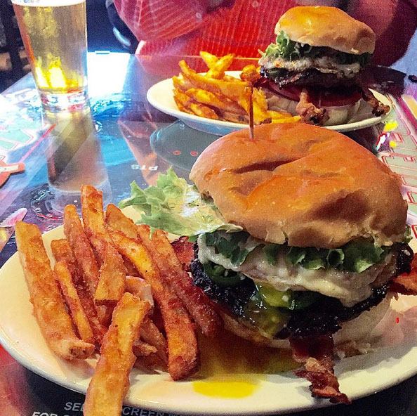 TremontTavern's tweet photo. If you like it then you should've put an egg on it.
#TheColtrane #CHAeats #BestBurger #TremontTime https://t.co/IhxjEqNvIP