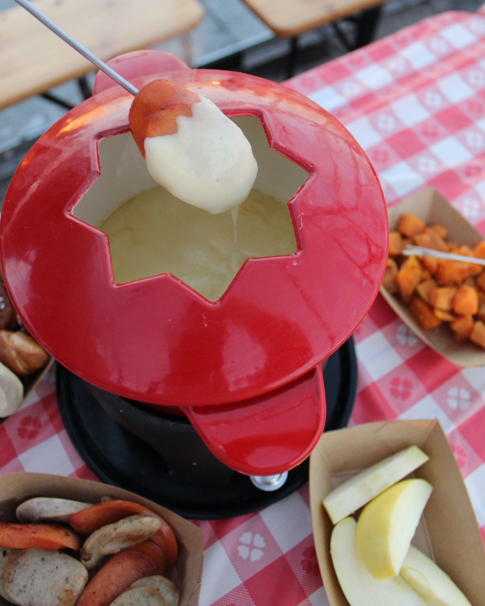 Warm, decadent &amp; cheesy - our Fondue is the most comforting!😍 What are you dipping first?🧀 #watermarkny