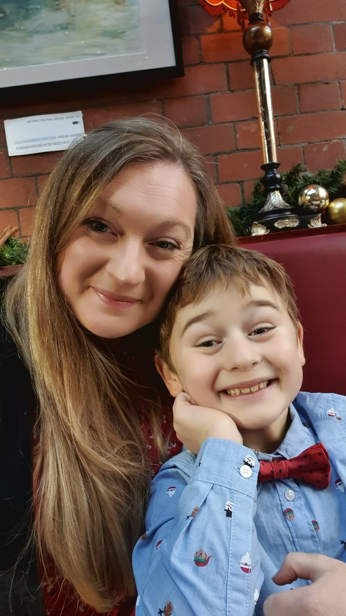 emmatinniswood's tweet photo. Anyone else finding life just a bit of a struggle right now? I'm normally such an #optomist but even my glass is now empty #workingmum #lockdown #pandemic Its so hard to be strong for your child, &amp; give everything to your job #nometime @mother_pukka https://t.co/E9reMcVyhc