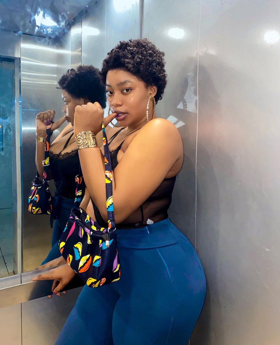 queenashmusy's tweet photo. Your fav queen is back on Twitter ladies and gent, let run it up one time. #lagosfather https://t.co/NWJckfsUAA