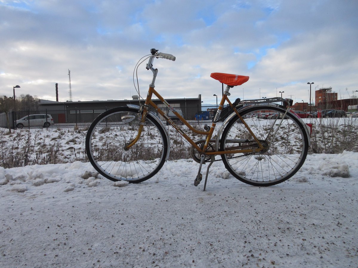 GeeraertsIndy's tweet photo. “Life is like riding a bicycle. To keep your balance you must keep moving.” 
- Albert Einstein

Eerste blogpost: https://t.co/fill68nhnw https://t.co/4sQINeeKTX