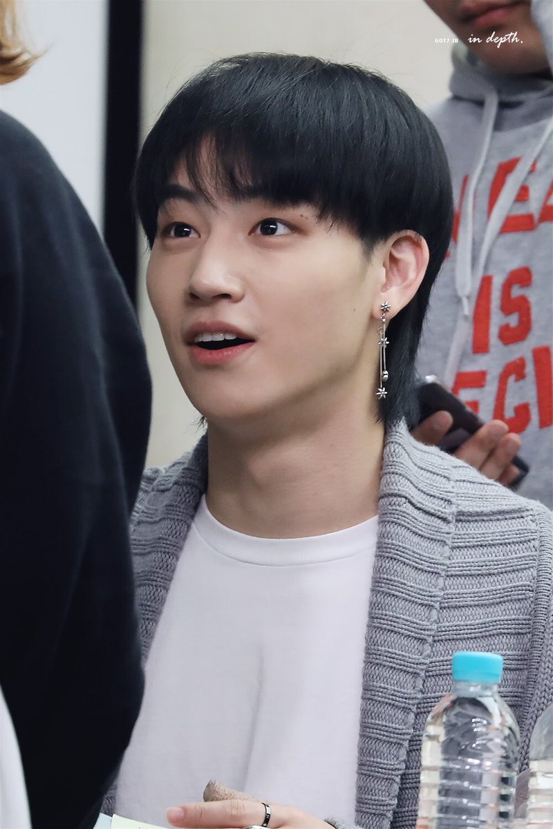 jaebeom looking at ahgases: a thread