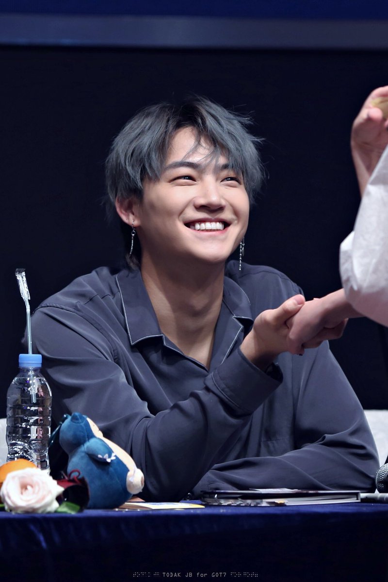 jaebeom looking at ahgases: a thread