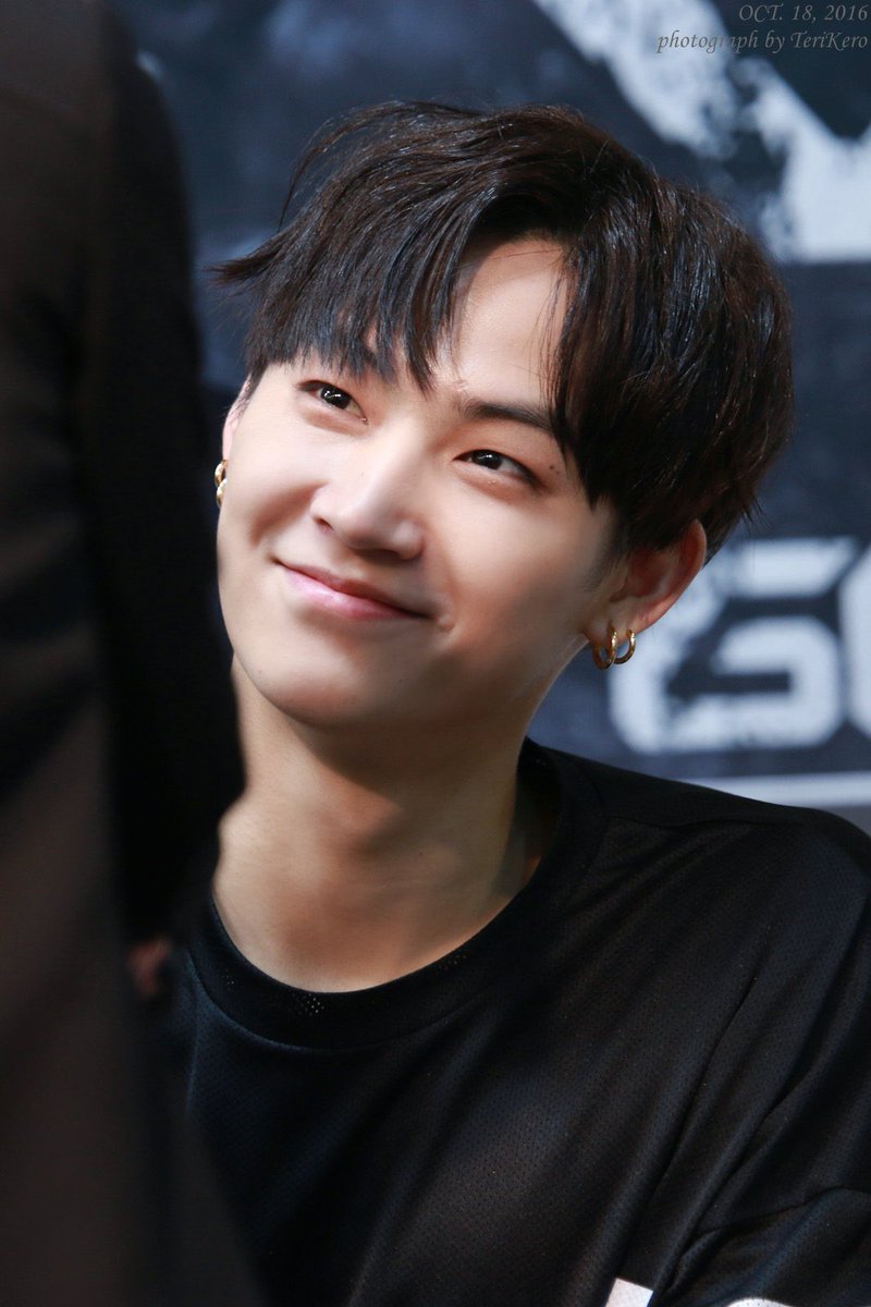 jaebeom looking at ahgases: a thread