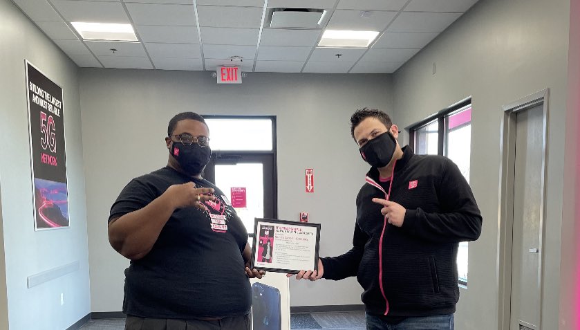cameronenz's tweet photo. Final #ThankYouThursday today goes out to Quincy, Store Manager at 119th @TMobile location in Olathe. 3rd month in a row at 10.0 SME and 100% NPS! Tough to do as a SM, they call that the Jordan-the-🐐 3-Peat!💪🏼 #GPRStrong @SD_SGreen @Pkushn @RezaNiamat @JeffreyBoyer06 @JonFreier https://t.co/E29C4tTc4W