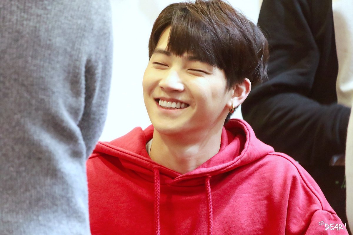 jaebeom looking at ahgases: a thread