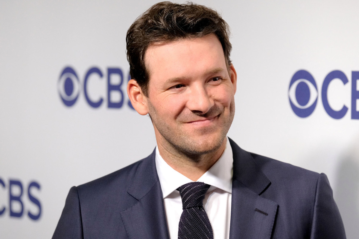 Tony Romo returning to CBS booth for Chiefs Browns playoff game