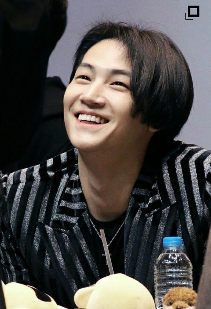 jaebeom looking at ahgases: a thread
