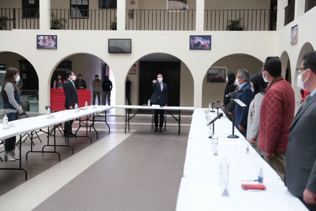 AlejandraDMV's tweet image. Muchas felicidades @MarlonM202 por esta nueva responsabilidad que estoy segura cumplirás a cabalidad, añadiendo prestigio a la política y a nuestro partido, mediante la práctica del diálogo, la construcción de acuerdos y la defensa del interés de los mexiquenses.