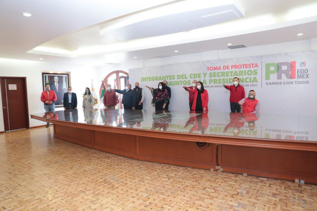 AlejandraDMV's tweet image. En el @PRI_EDOMEX, somos un solo equipo, somos profesionales, y es nuestro deber procurar la armonía, la unidad, la inclusión y lo más importante: tomar en cuenta los sentimientos del priismo mexiquense, de la base militante y el de la ciudadanía. #VamosConTodo