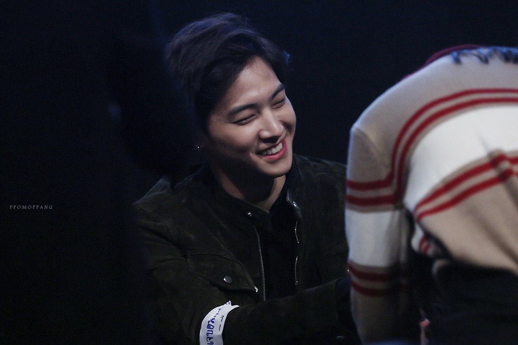 jaebeom looking at ahgases: a thread